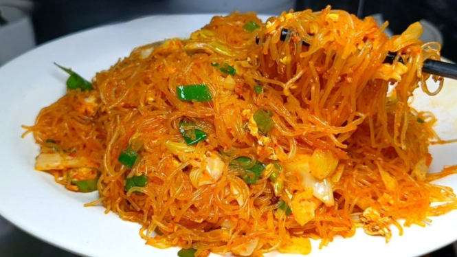 bihun-goreng-balado-lezatnya-paduan-rasa-pedas-dan-gurih