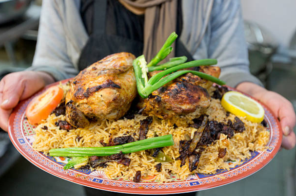 mengenal-makanan-kabsah-hidangan-tradisional-arab-yang-lezat