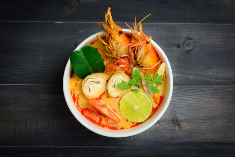 mengenal-rasa-dan-asal-usul-makanan-tom-yum-thailand