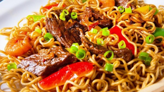 mie-goreng-balado-lezatnya-kombinasi-rasa-pedas-dan-gurih
