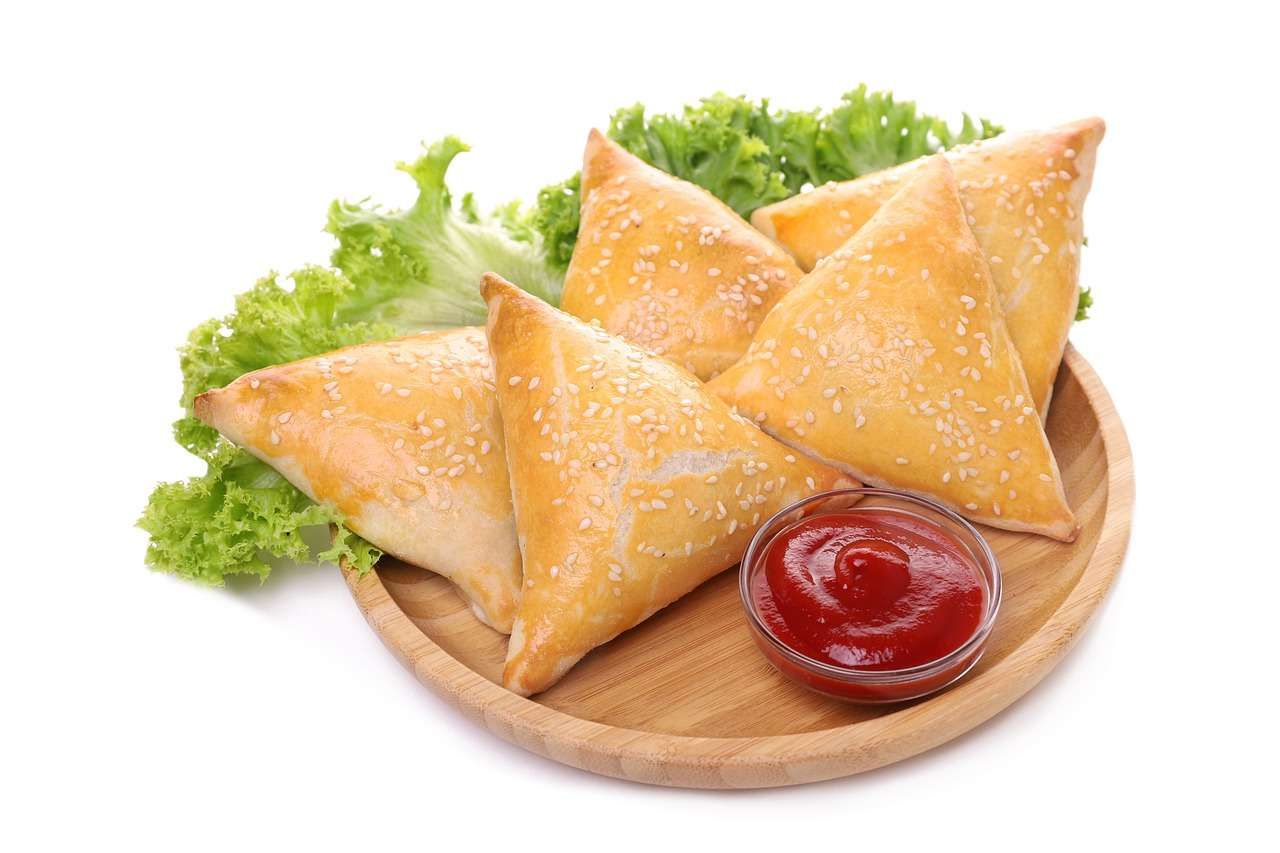 samosa-camilan-gurih-dan-renyah-dari-berbagai-daerah