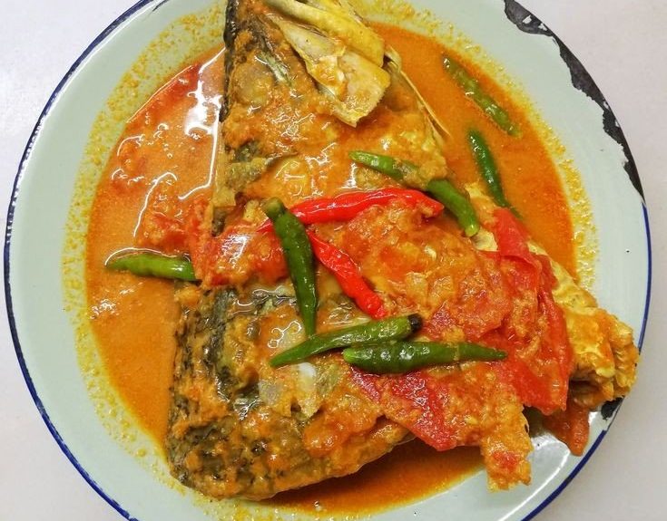 gulai-kepala-ikan-lezatnya-hidangan-tradisional-indonesia