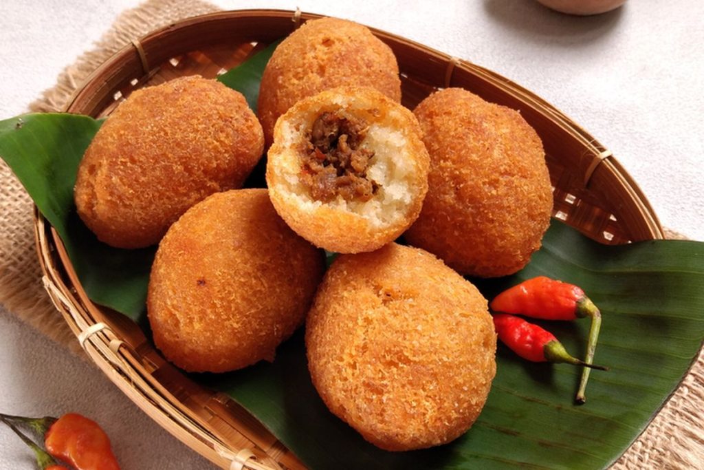 makanan-combro-camilan-tradisional-gorengan-khas-jawa-barat