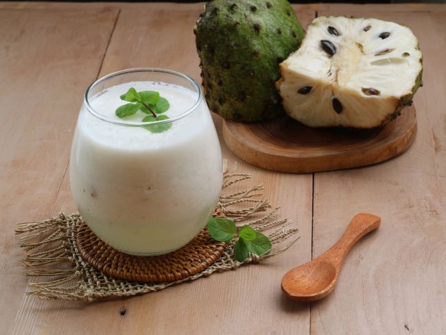 manfaat-dan-rasa-segar-minuman-jus-sirsak-untuk-kesehatan