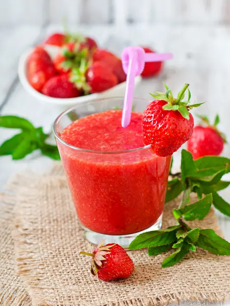 manfaat-dan-resep-minuman-jus-strawberry-segar-dan-lezat