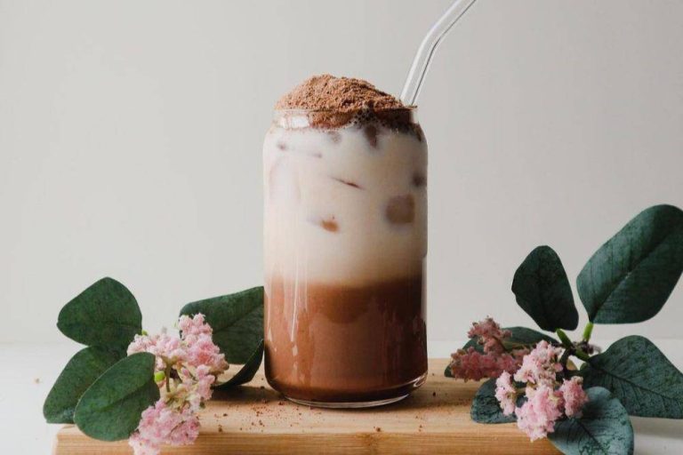 menikmati-segarnya-minuman-es-kopi-milo-yang-lezat-dan-menggoda