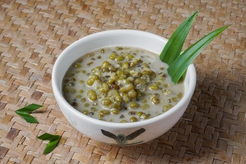 nikmatnya-minuman-es-kacang-ijo-yang-segar-dan-menyegarkan