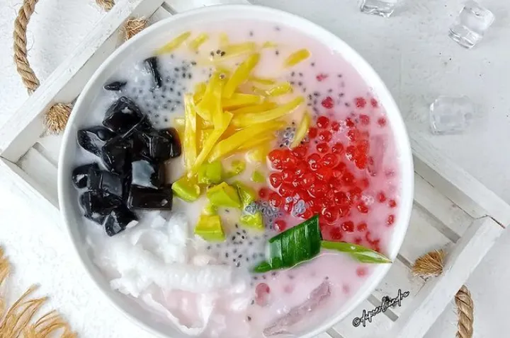 segarkan-hari-dengan-minuman-sop-buah-nanas-yang-segar-dan-lezat