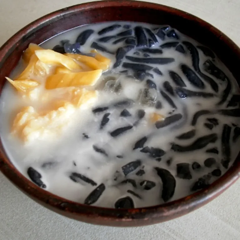 segarnya-minuman-es-dawet-ireng-tradisional-dan-menyegarkan