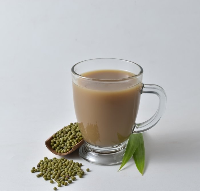 kelezatan-minuman-kopi-susu-kacang-hijau-yang-menyegarkan