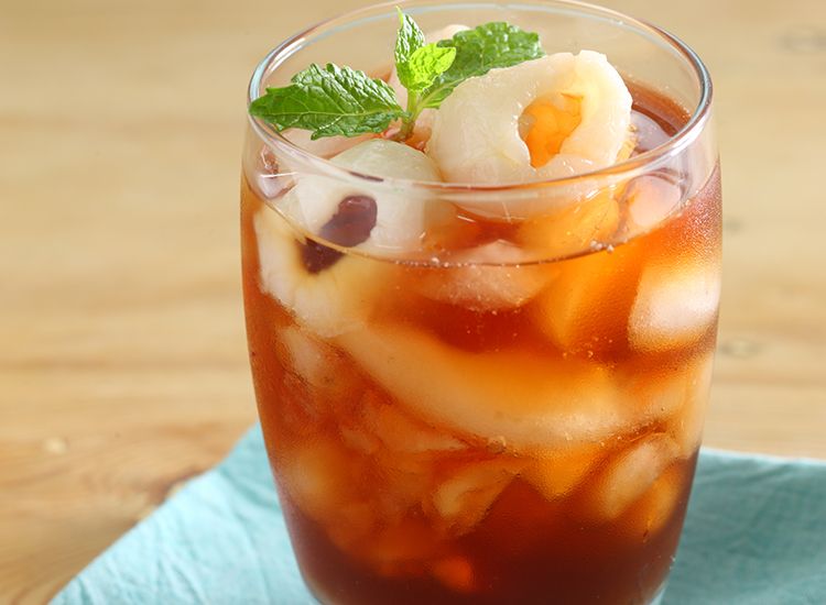 menikmati-kesegaran-minuman-teh-lychee-rose-manis