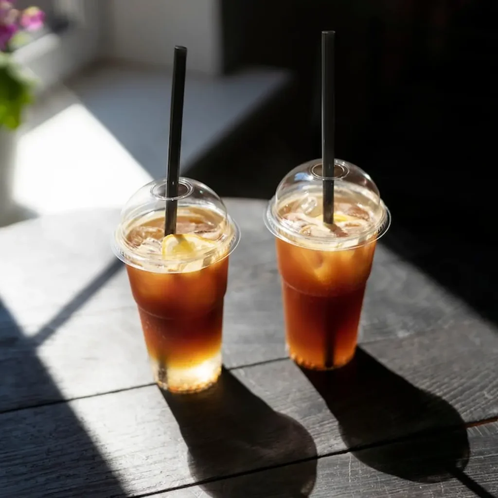 menikmati-segarnya-minuman-es-teh-manis-yang-menggoda-selera