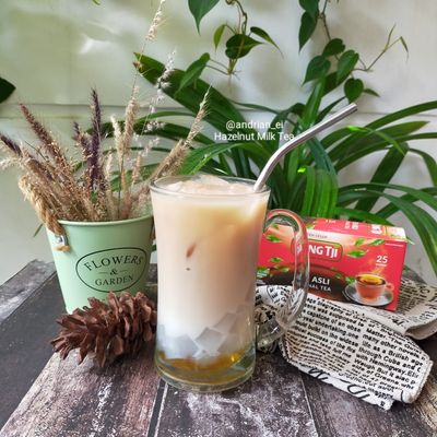 menikmati-segarnya-minuman-hazelnut-milk-tea-yang-lezat