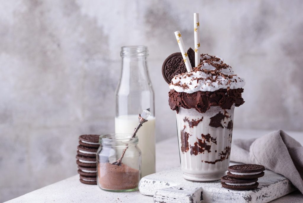 menikmati-segarnya-minuman-ice-cream-latte-yang-lezat-dan-menggoda