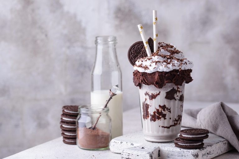 menikmati-segarnya-minuman-ice-cream-latte-yang-lezat-dan-menggoda
