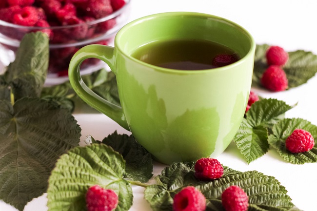 menikmati-segarnya-minuman-teh-raspberry-yang-menyehatkan
