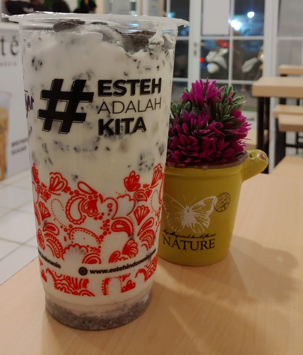 minuman-sea-salt-cookies-cream-rasa-gurih-dan-segar-yang-menyegarkan