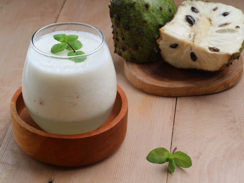 manfaat-dan-resep-minuman-jus-sirsak-segar-dan-menyehatkan