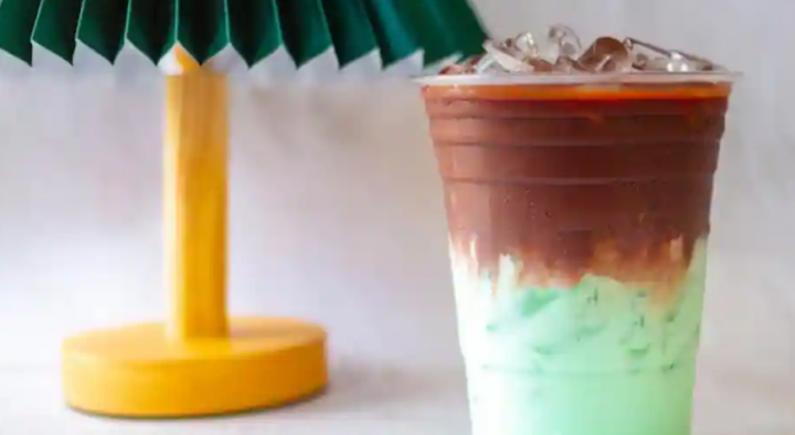 menikmati-segarnya-minuman-choco-mint-latte-yang-lezat