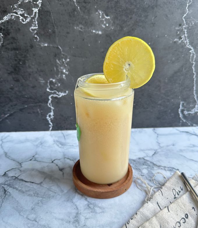 minuman-es-lemon-tea-yakult-segar-dan-menyehatkan-untuk-hari-anda